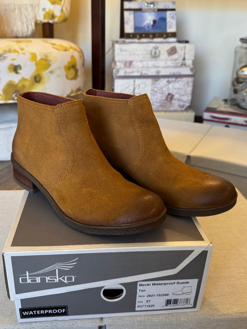 NWT! Dansko Becki Waterproof Suede Boots - Size 37
